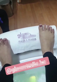 Sherlyn feet photo thumbnail