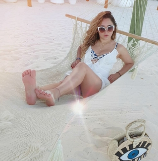 Sherlyn feet photo thumbnail