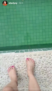 Sherlyn feet photo thumbnail