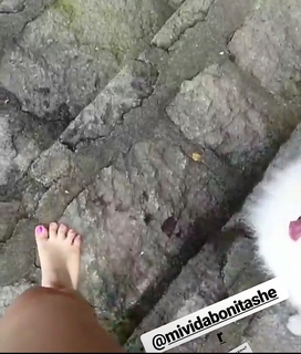 Sherlyn feet photo thumbnail