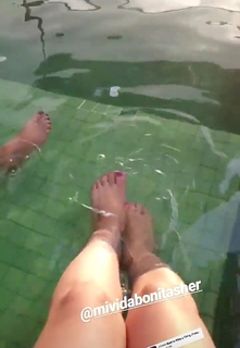 Sherlyn feet photo thumbnail