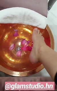 Sherlyn feet photo thumbnail