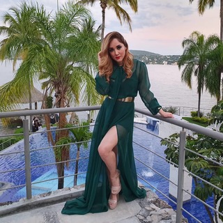Sherlyn feet photo thumbnail