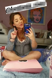 Sherlyn feet photo thumbnail