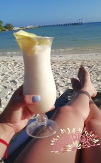 Sherlyn feet photo thumbnail