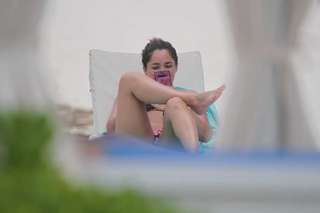 Sherlyn feet photo thumbnail