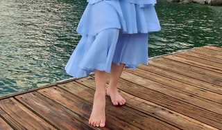 Sherlyn feet photo thumbnail