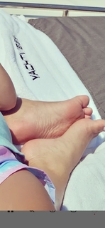 Sherlyn feet photo thumbnail