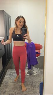 Sherlyn feet photo 17