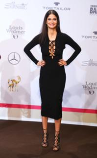Shermine Sharivar feet photo 16