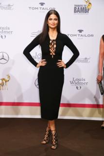Shermine Sharivar feet photo 15