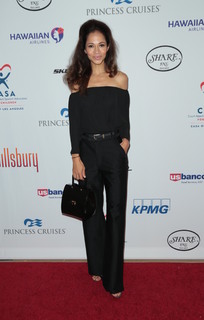 Sherri Saum feet photo 9