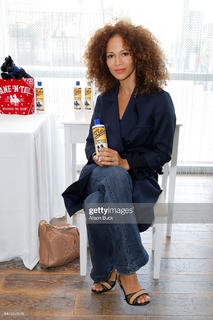 Sherri Saum feet photo 11