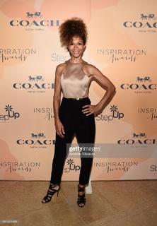 Sherri Saum feet photo 17