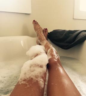 Sherri Saum feet photo 9