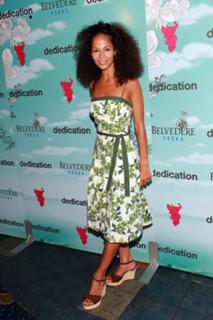 Sherri Saum feet photo 16