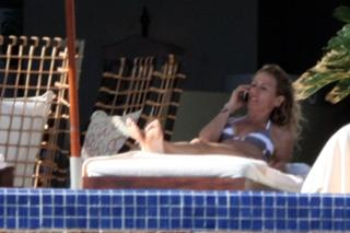 Sheryl Crow feet photo thumbnail
