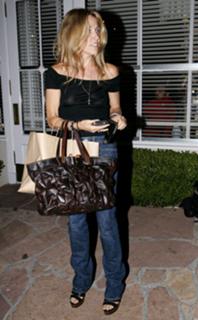 Sheryl Crow feet photo thumbnail