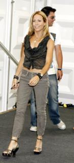 Sheryl Crow feet photo thumbnail