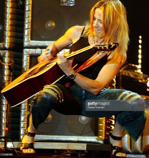 Sheryl Crow feet photo thumbnail