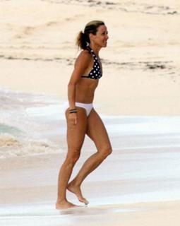Sheryl Crow feet photo thumbnail