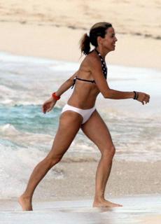 Sheryl Crow feet photo thumbnail