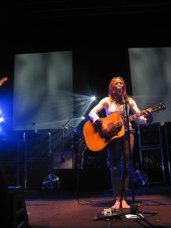 Sheryl Crow feet photo thumbnail
