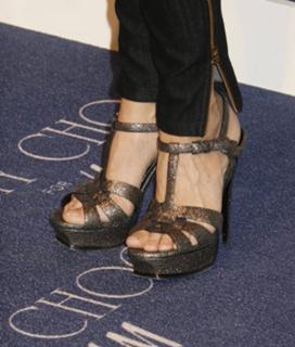 Sheryl Crow feet photo thumbnail