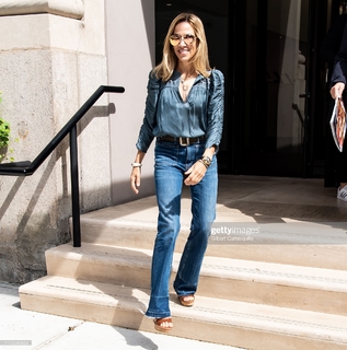 Sheryl Crow feet photo thumbnail