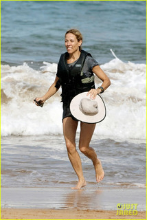 Sheryl Crow feet photo thumbnail
