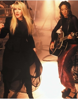 Sheryl Crow feet photo thumbnail