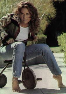 Sheryl Crow feet photo thumbnail