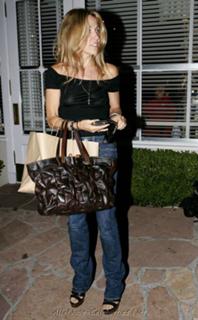 Sheryl Crow feet photo thumbnail