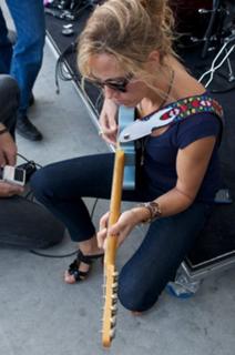 Sheryl Crow feet photo thumbnail