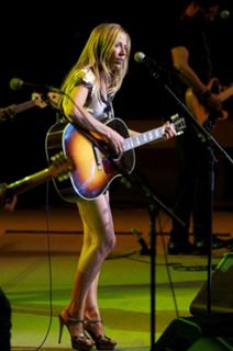 Sheryl Crow feet photo thumbnail