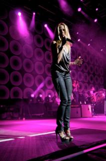 Sheryl Crow feet photo thumbnail