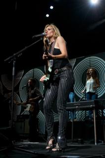Sheryl Crow feet photo thumbnail