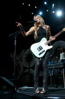 Sheryl Crow feet photo thumbnail