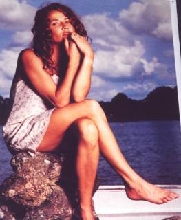 Sheryl Crow feet photo thumbnail
