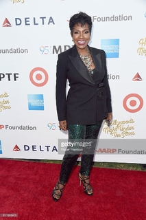 Sheryl Lee Ralph feet photo 12