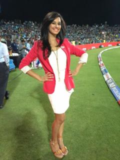 Shibani Dandekar feet photo 2