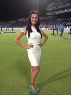 Shibani Dandekar feet photo 8
