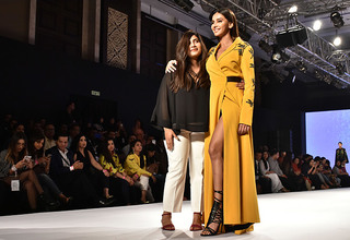 Shibani Dandekar feet photo 17