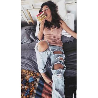Shibani Dandekar feet photo 1