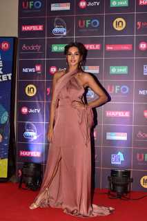 Shibani Dandekar feet photo 11