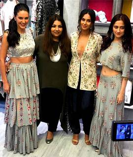 Shibani Dandekar feet photo 8