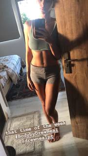 Shibani Dandekar feet photo 6