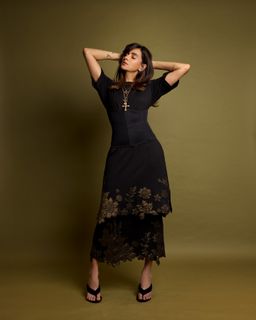 Shibani Dandekar feet photo 9
