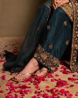 Shibani Dandekar feet photo 2