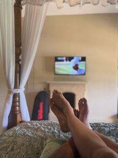 Shibani Dandekar feet photo 1